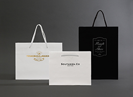 高級感のある箔押しで小ロットから作れるオリジナル紙袋