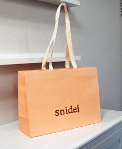 ヌードピンクがキュートなショップ袋