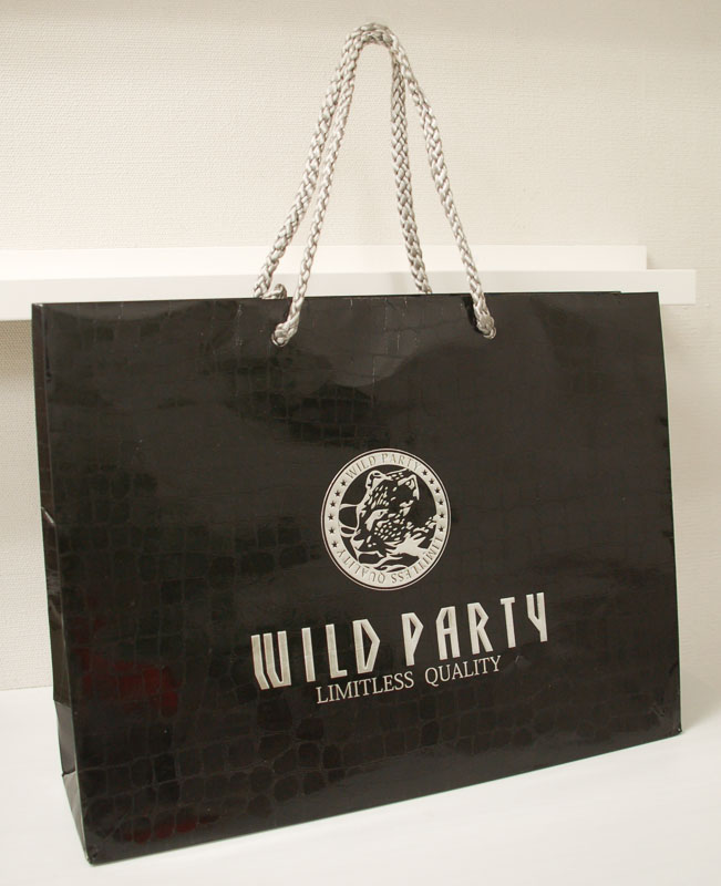 ワイルドなクロコの紙袋を読む