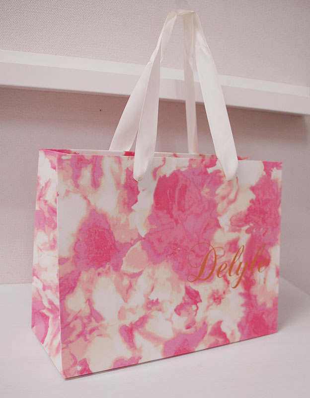 エレガントな紙袋を読む