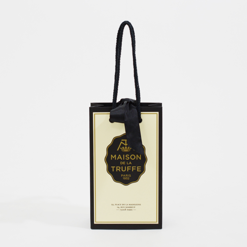 マスキュリンな高級感de紙袋を読む