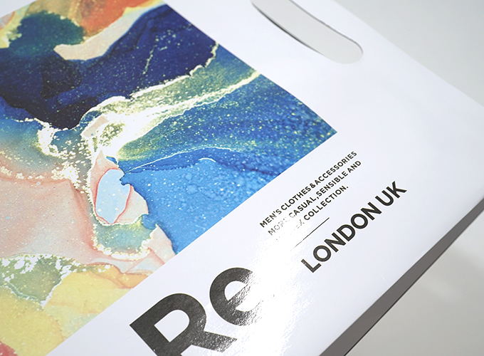 グロスPPラミネート加工されたサンプル紙袋