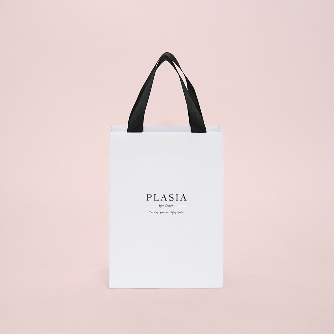 清潔感のあるモノトーンデザイン0