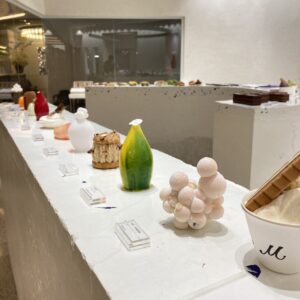 オンラインストアで提供される美しいスイーツの画像