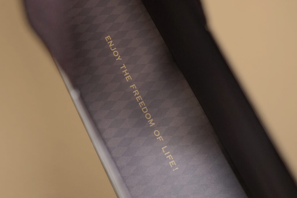 オリジナル紙袋の底にある底ボールのデザイン