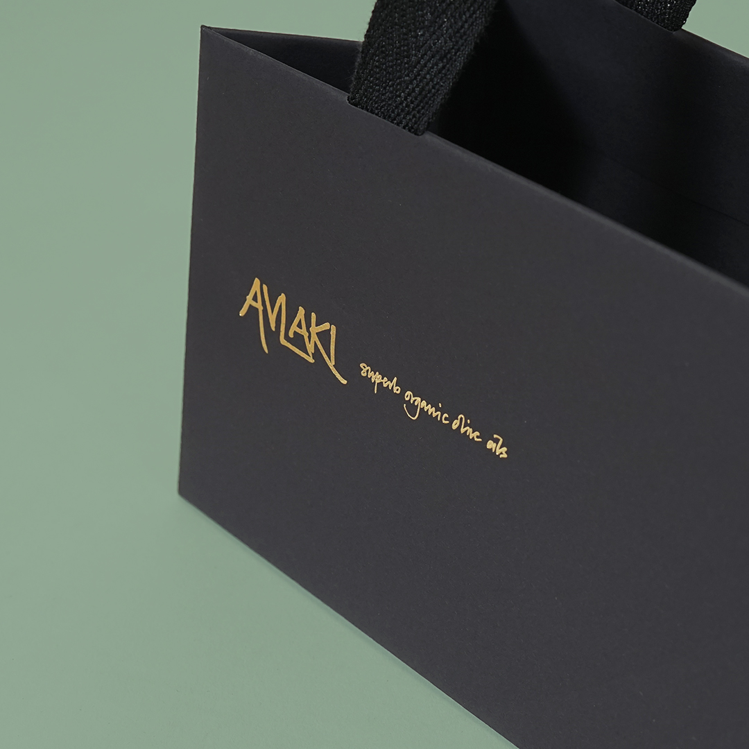 ゴールドの箔押しがアクセント4