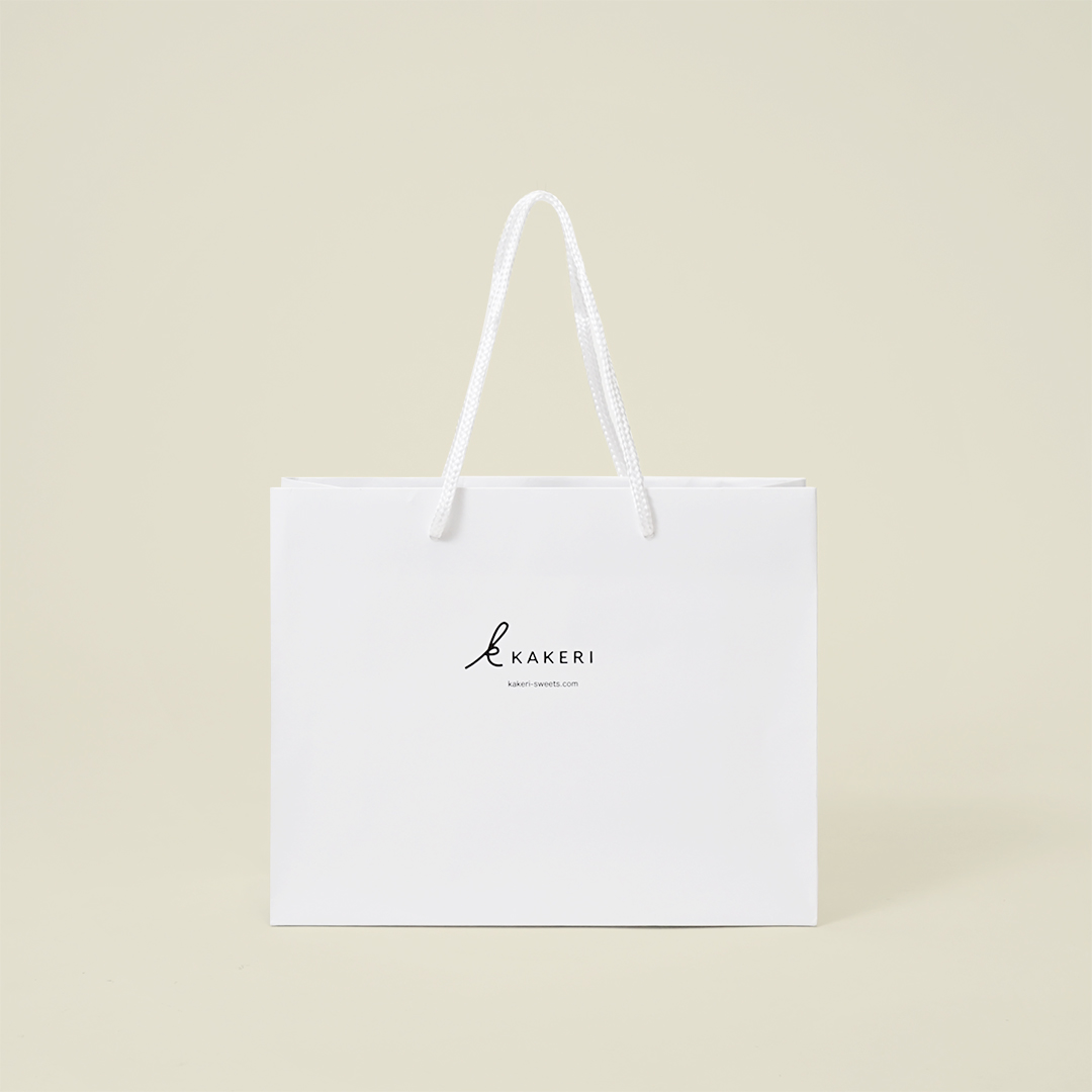 オシャレなロゴが際立つシンプルデザイン1