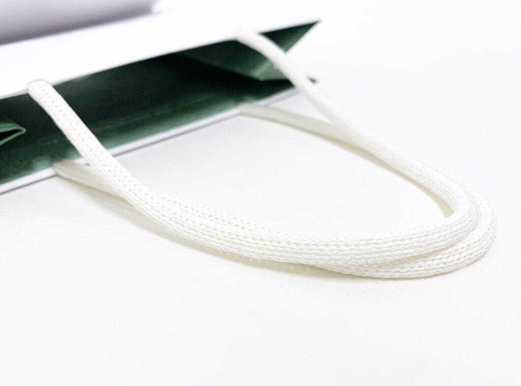 持ち手まで全て紙でできているサステナブルなオリジナル紙袋