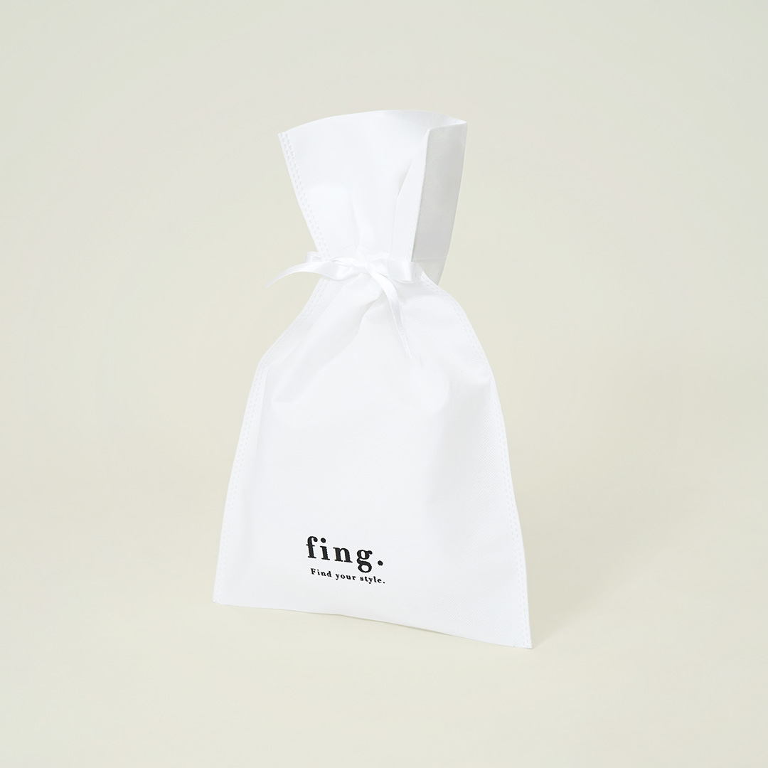 モノクロデザインの不織布ギフトバッグ1