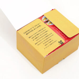 フルカラー印刷で鮮やかに表現された、ポップなカラーリングとイラストがかわいい、チーズスイーツ専門店のオリジナルボックス