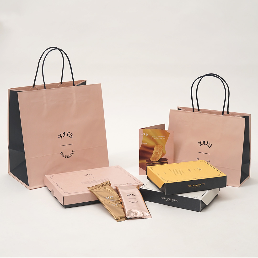 ベージュカラーで統一感のある大人オシャレなパッケージデザインを読む