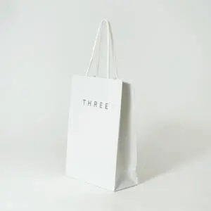 オーガニック材料にこだわるコスメブランドの、リニューアル前のオリジナル紙袋