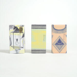 イラストレーター河井いづみさんの温かいタッチが魅力。ギフトにぴったりな、和菓子セレクトショップのオリジナルパッケージ