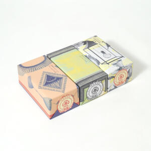 イラストレーター河井いづみさんの温かいタッチが魅力。ギフトにぴったりな、和菓子セレクトショップのオリジナルシール