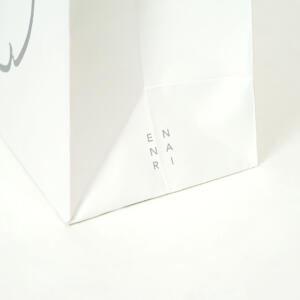 表面加工なしでナチュラルな質感が際立つ、まるごとリサイクルが可能な、和菓子セレクトショップのオリジナル紙袋