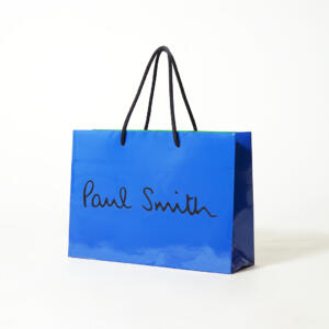 イギリス発ファッションブランドのグロス加工が華やかな、ポップなデザインのオリジナル紙袋