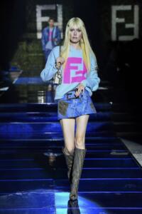 Y2Kファッションを彷彿とさせるFENDACEのコレクション