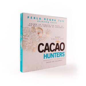 箔押し加工が施された草木のイラストが美しい、チョコレードブランドの板チョコレートのオリジナルパッケージ