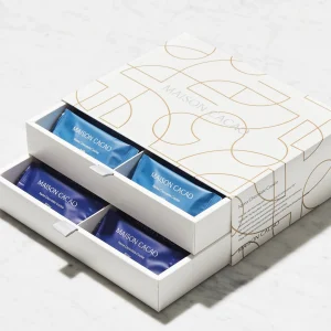 シンプルで美しい模様が描かれた、鎌倉発祥チョコレートブランドのオリジナルパッケージ