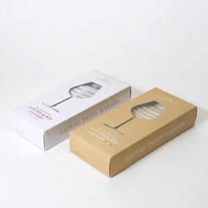 切り抜き加工で中身が見えるおしゃれで遊び心あふれるデザインの人気ラスクブランドのオリジナルパッケージ