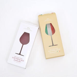 切り抜き加工で中身が見えるおしゃれで遊び心あふれるデザインの人気ラスクブランドのオリジナルパッケージ