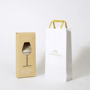 短めハンドルとシンプルなデザインですっきりした印象の、人気ラスクブランドのオリジナル紙袋