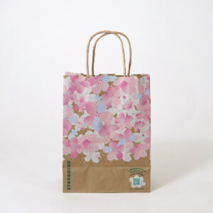 美しい桜のグラデーションをフルカラー印刷で表現した、超有名コーヒーショップのクラフト紙素材の2021年SAKURAシリーズ限定オリジナル紙袋