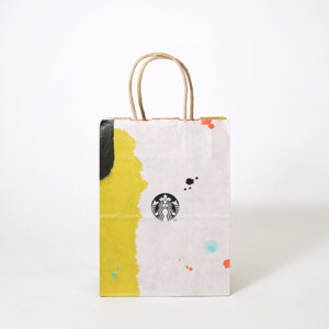 クラフト紙にインクのようなテクスチャーをフルカラー印刷で表現した、超有名コーヒーショップのオリジナル紙袋