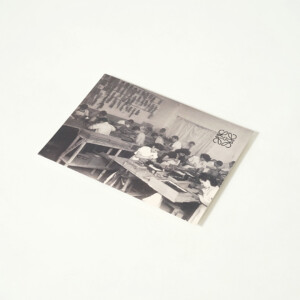 高級ファッションブランドの、パッケージに添えられた葉書