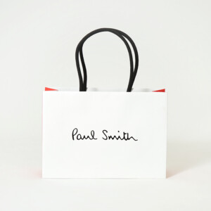 紙製ハンドルを採用した、イギリスを代表するファッションブランドのサステナブルなオリジナル紙袋