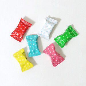 レトロなイラストとポップな配色が魅力のオリジナル個包装