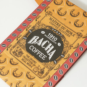 シンガポールで話題沸騰中のコーヒーブランドが手がける、アンティークなデザインをフルカラー印刷で表現したオリジナル紙袋