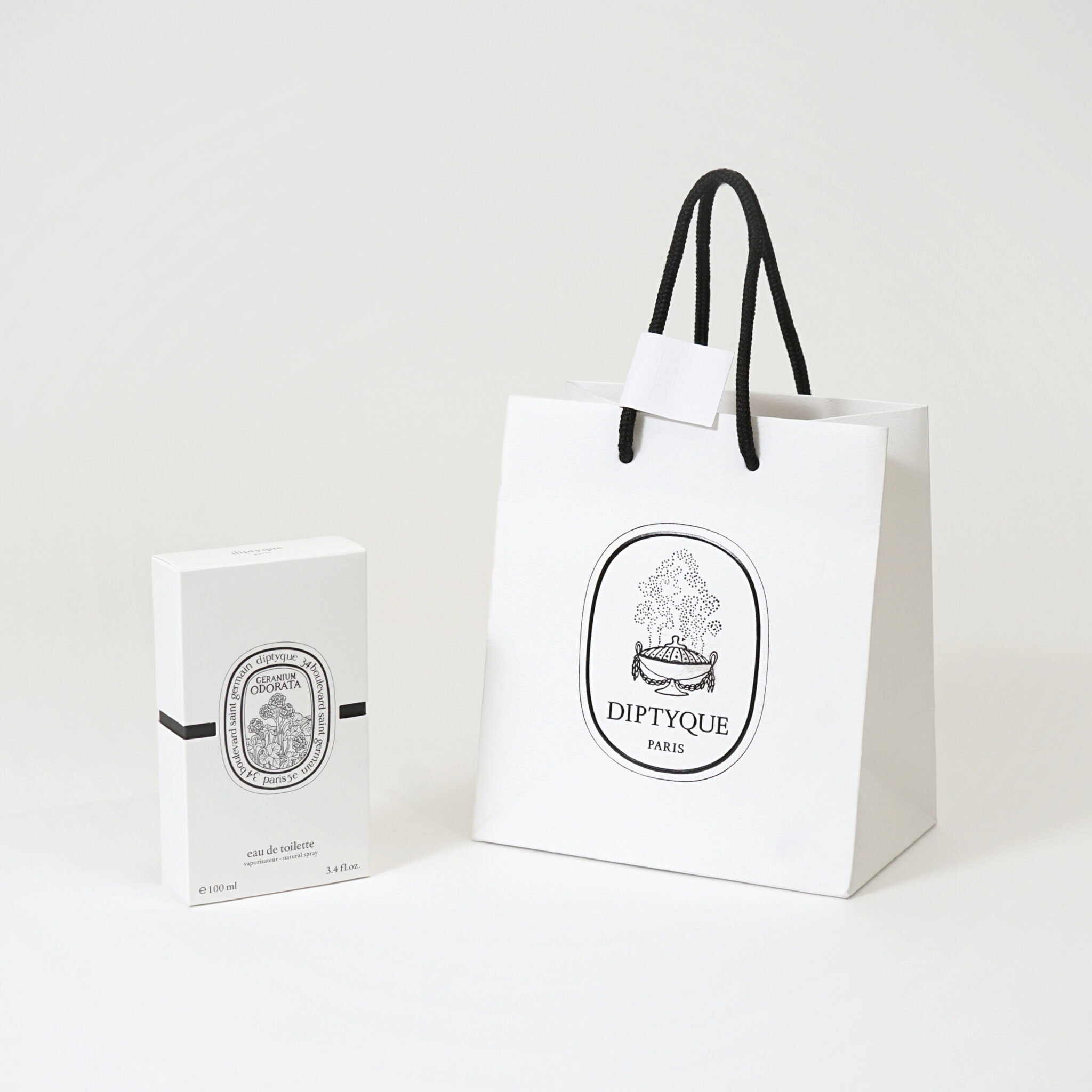 贅沢加工！モノトーンで統一されたフレグランスメゾンのパッケージ