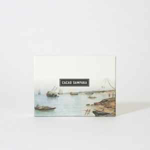 スペイン王室御用達のチョコレートブランドが、「カカオの旅」の世界観をフルカラー印刷で表現したオリジナルボックス