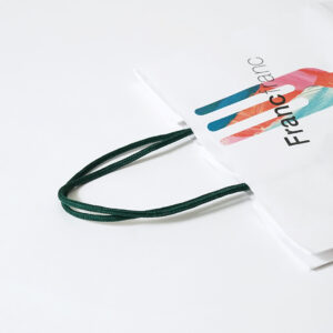 人気インテリアショップのハンドルに芯ありパイレンロープを採用した、おしゃれなオリジナル紙袋