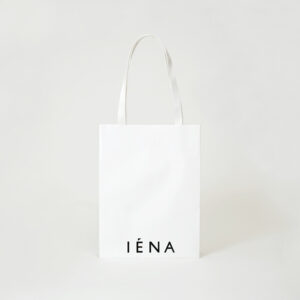 パリジェンヌをイメージさせる、有名ファッションブランドの環境に配慮したオリジナル紙袋