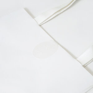 パリジェンヌをイメージさせる、有名ファッションブランドの浮き出し加工が施された、ギフトにもピッタリな口留めシール