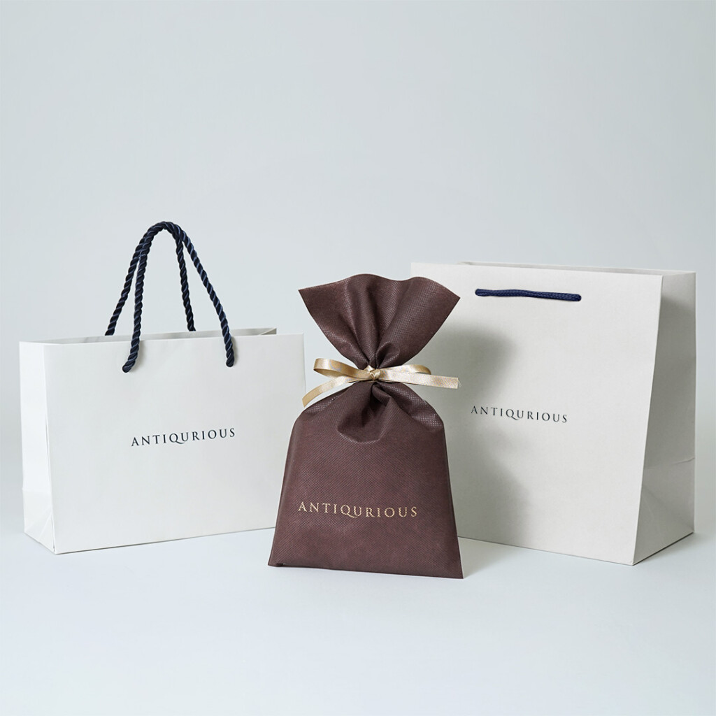 洗練された配色が高級感を放つパッケージ0