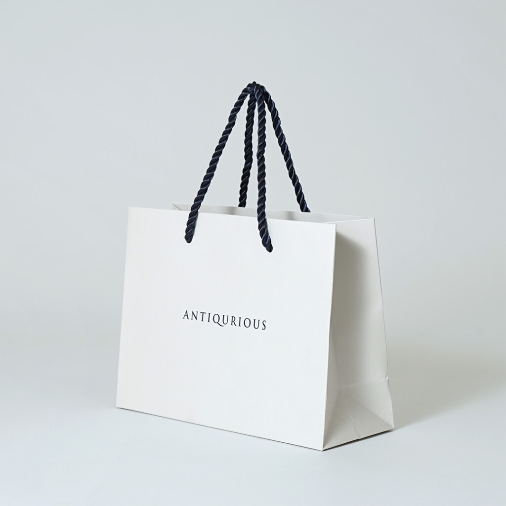 洗練された配色が高級感を放つパッケージ2