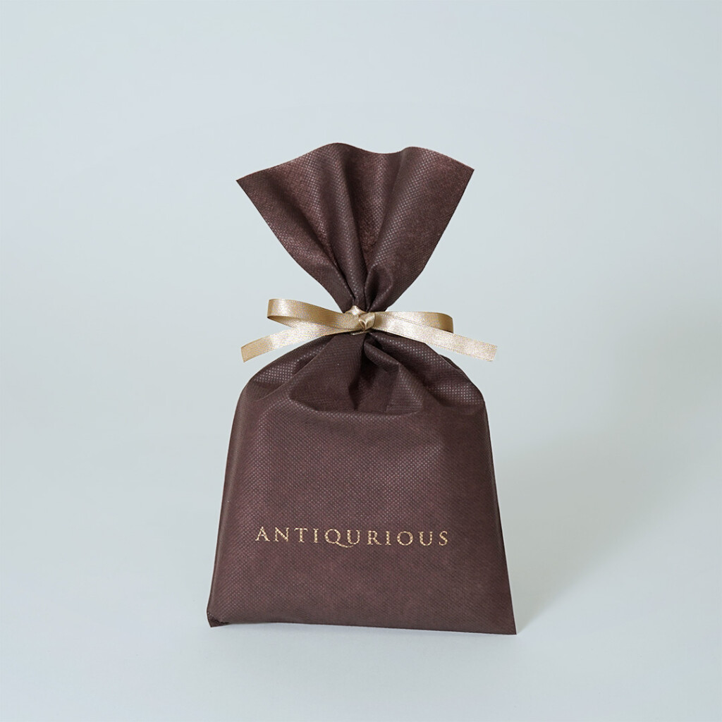 洗練された配色が高級感を放つパッケージ7