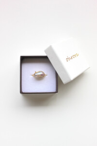 柔らかい風合いのパールジュエリーの紙袋9