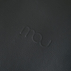 モノトーン調のユニセックスなデザイン4