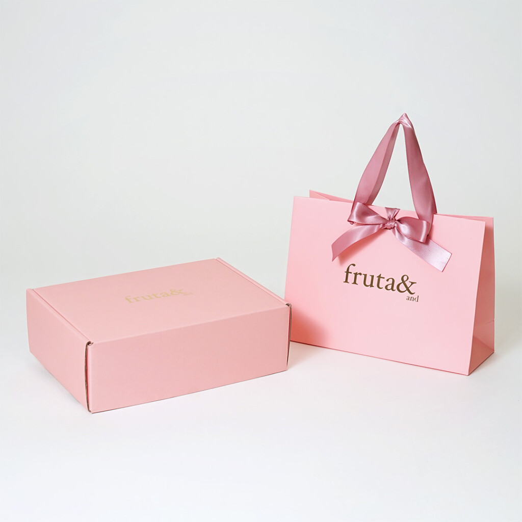 ピンクで統一された上品なパッケージ0