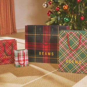 人気アパレルショップのホリデーにぴったりのタータンチェック柄を、フルカラー印刷でプリントした素敵なオリジナル紙袋