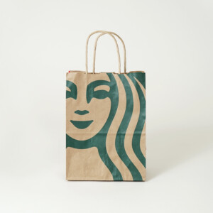 未晒のクラフト紙にイルミネーションのような絵柄が印刷された、コーヒーショップのクリスマスシーズン限定のオリジナル紙袋