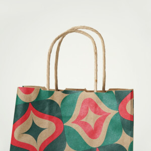 未晒のクラフト紙にイルミネーションのような絵柄が印刷された、コーヒーショップのクリスマスシーズン限定のオリジナル紙袋