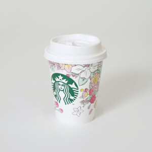 春らしい景色を描いた、コーヒーショップのオリジナルカップ