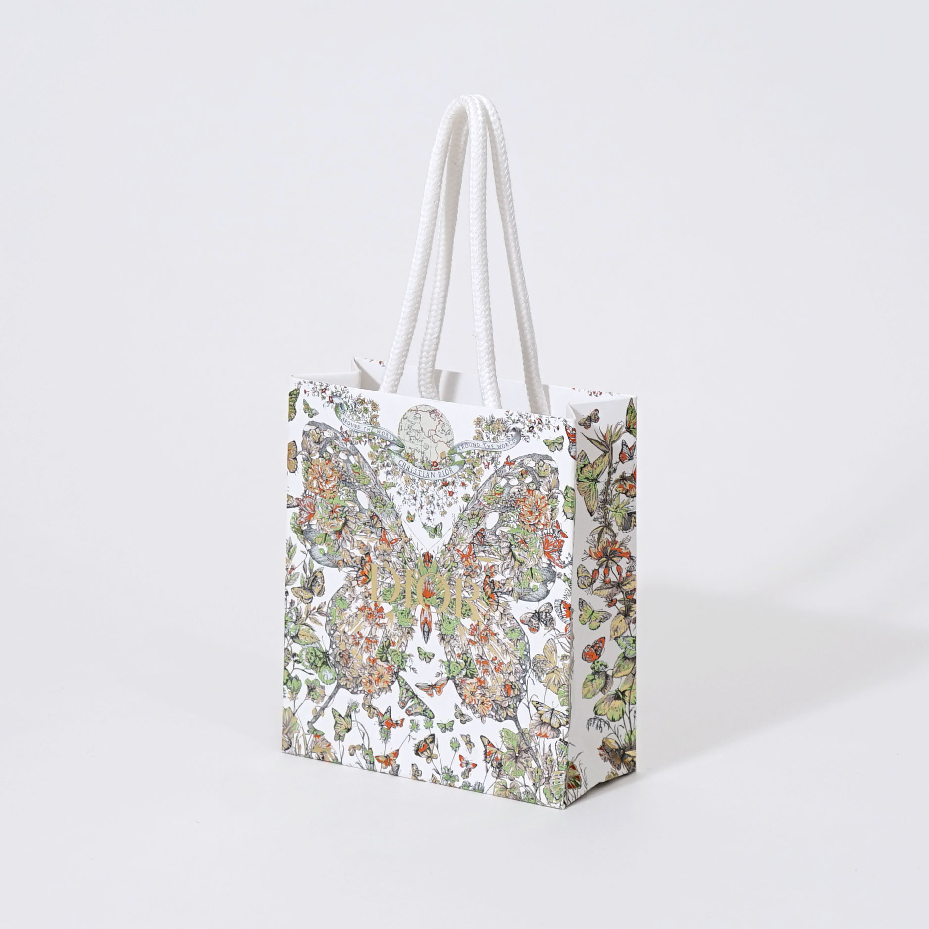 宝石のような輝きを放つおとぎ話のようなホリデー限定紙袋