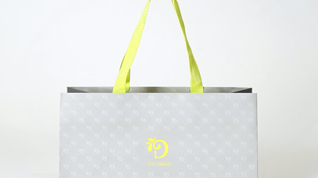 伝えたいショコラの想いをパッケージにも。斬新的な美しさを見せるパティスリーブランドの紙袋を読む