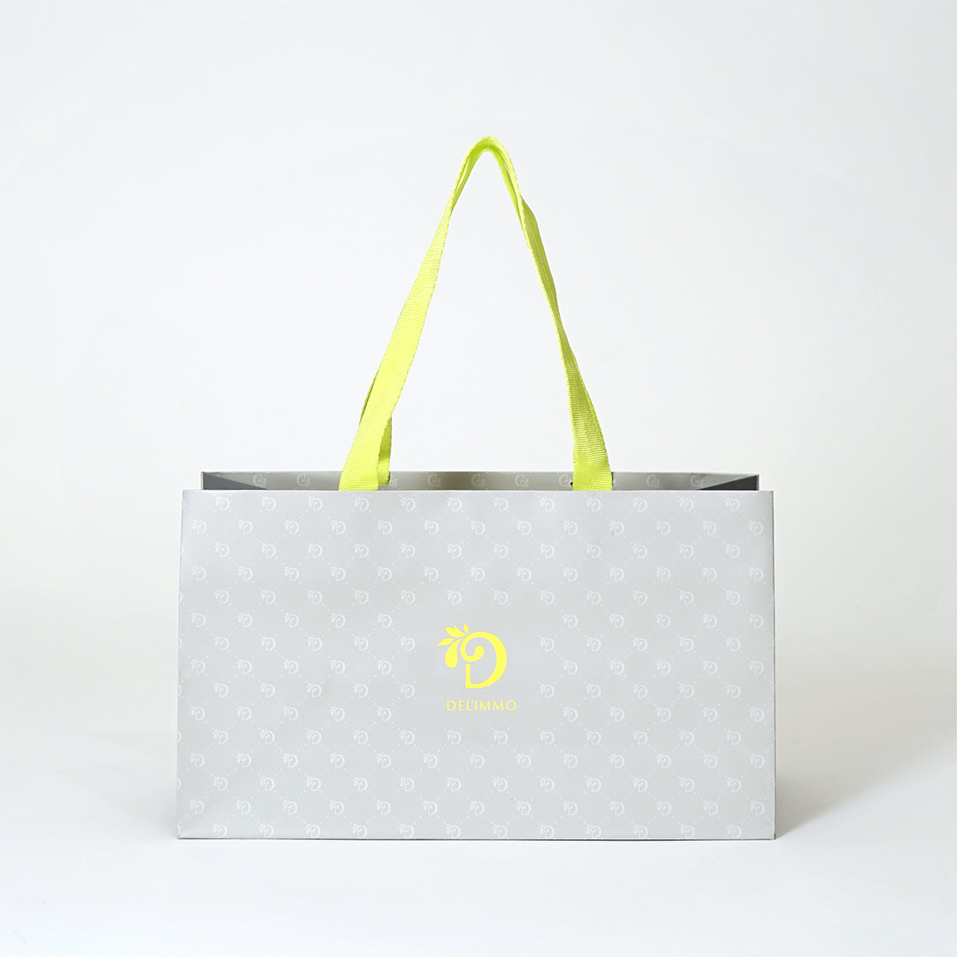 伝えたいショコラの想いをパッケージにも。斬新的な美しさを見せるパティスリーブランドの紙袋